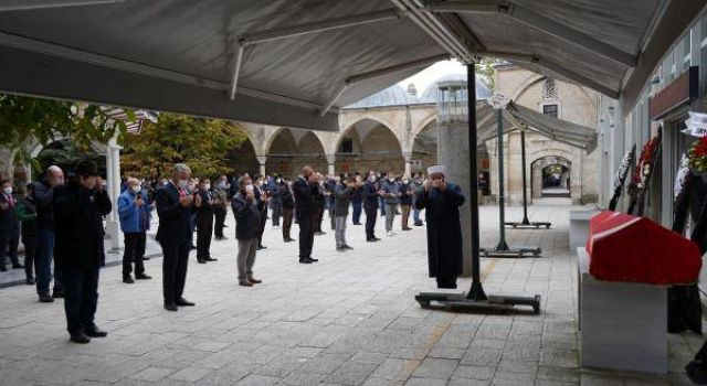 Belediye başkan yardımcısı koronavirüse yenik düştü