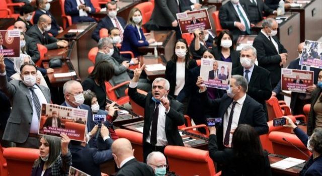 HDP kapatılsa bile vekillikleri devam edecek