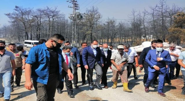 Yeniden Refah lideri Erbakan yangın bölgesini ziyaret etti
