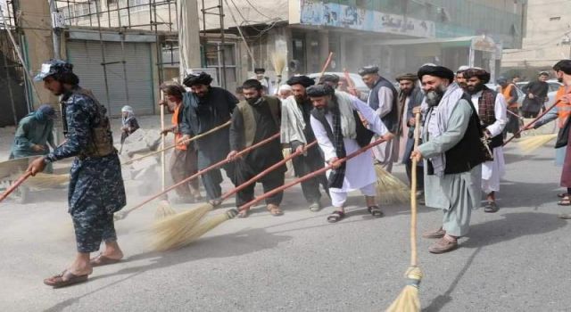 Taliban yönetimi Afganistan'da altyapı çalışmalarına başladı