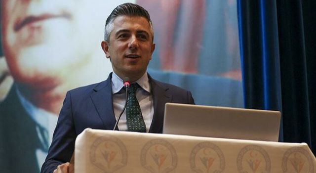 Türkiye Okul Sporları Federasyonu'na yeniden Başkanı Ömür Fatih Karakullukçu seçildi.