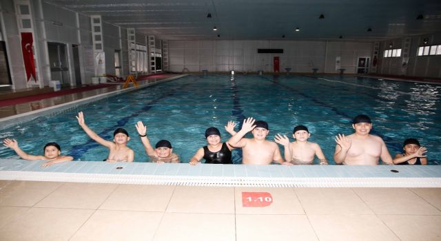 Adana Büyükşehir’den yaz-kış yüzme kursu