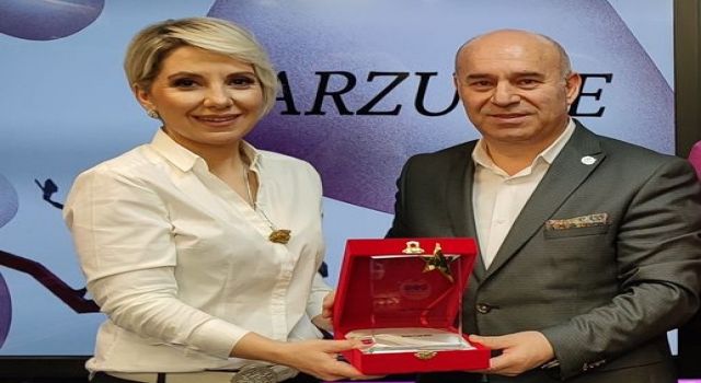 ADİL KOÇALAN’A YILIN GAZETECİSİ ÖDÜLÜ