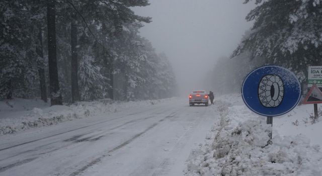 17 Askeri ve 4 Sivil Kazdağları'nda mahsur kaldı