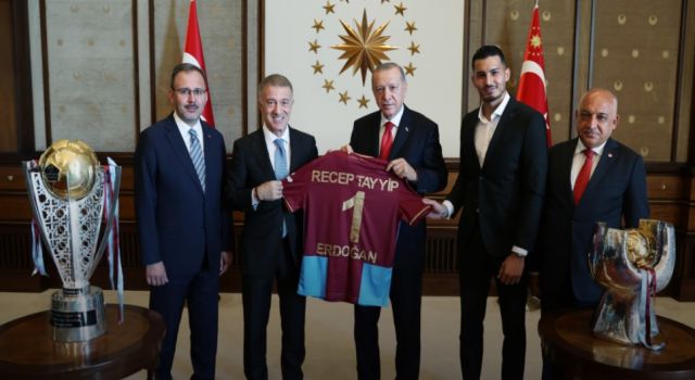 Cumhurbaşkanı Erdoğan, Trabzonspor heyetini kabul etti