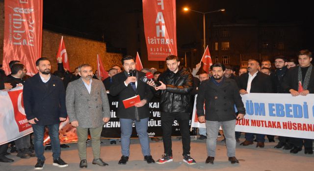 Yeniden Refah'ın gençleri İsveç'i protesto etti