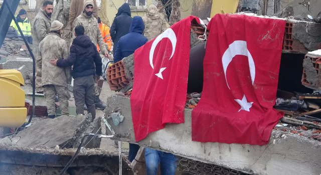 Dünyanın farklı ülkelerinden, Türkiye’deki afet için destek ve taziye mesajları gelmeye devam ediyor