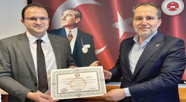 Yeniden Refah lideri İstanbul Milletvekili Dr. Fatih Erbakan mazbatasını aldı