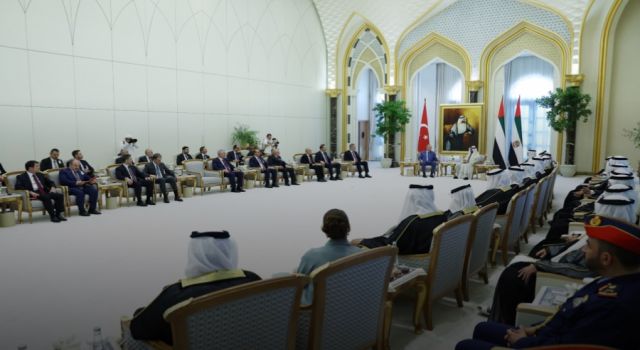Cumhurbaşkanı Erdoğan, BAE’de heyetlerarası görüşmede konuştu