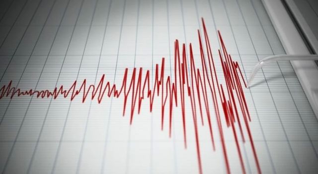 İZMİR'DE KORKUTAN DEPREM