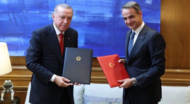 Türkiye ve Yunanistan’ın taraf olduğu Dostane İlişkiler ve İyi Komşuluk Hakkında Atina Bildirgesi açıklandı