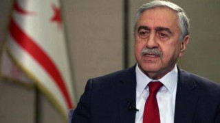 Mustafa Akıncı'dan 'Türkiye'ye biat etmem' açıklaması