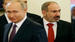 Putin'den ilk açıklama: Paşinyan'ı üzecek sözler! Azerbaycan-Ermenistan savaşı kızıştı