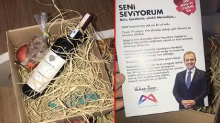 CHP'li belediye yılbaşı hediyesi şarap ve çerez