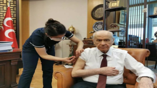 Devlet Bahçeli, Kovid-19 aşısı yaptırdı!