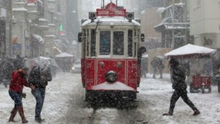 İstanbul'da kar yeniden başlad