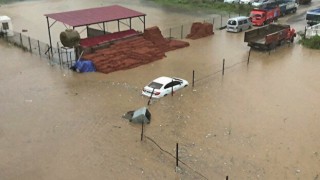 4 il aşırı yağışlara teslim! Bartın'da sel felaketi, bir kadın kayıp