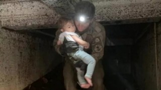 Kastamonu'da enkazın altından bir çocuk kurtarıldı