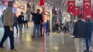 Atatürk için saygı duruşunda bulunmayan adam, esnaftan dayak yedi