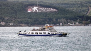 Çanakkale'de feribot seferlerine fırtına iptali