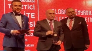 ADİL KOÇALAN'A MESLEKTE BAŞARI ÖDÜLÜ