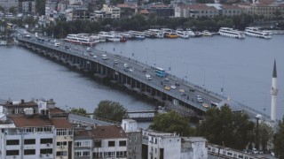 Unkapanı Köprüsü ikiye ayrıldı