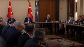 Cumhurbaşkanı Erdoğan, Ahlat’ta bölge valileriyle bir araya geldi