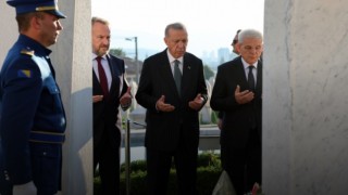 Cumhurbaşkanı Erdoğan, Aliya İzetbegoviç‘in mezarını ziyaret etti