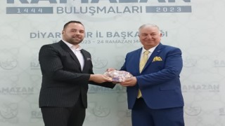 Sanatçı Ali Nayer'den "Yiğit Lider Fatih Erbakan"