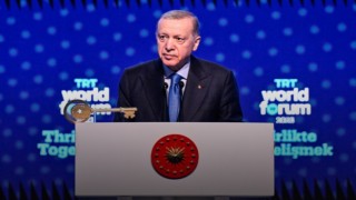 Cumhurbaşkanı Erdoğan: “İsrail, basın mensuplarımızın hakikate ayarlı kameralarını kırmış ama hakikatlerin ortaya çıkmasına engel olamamıştır”